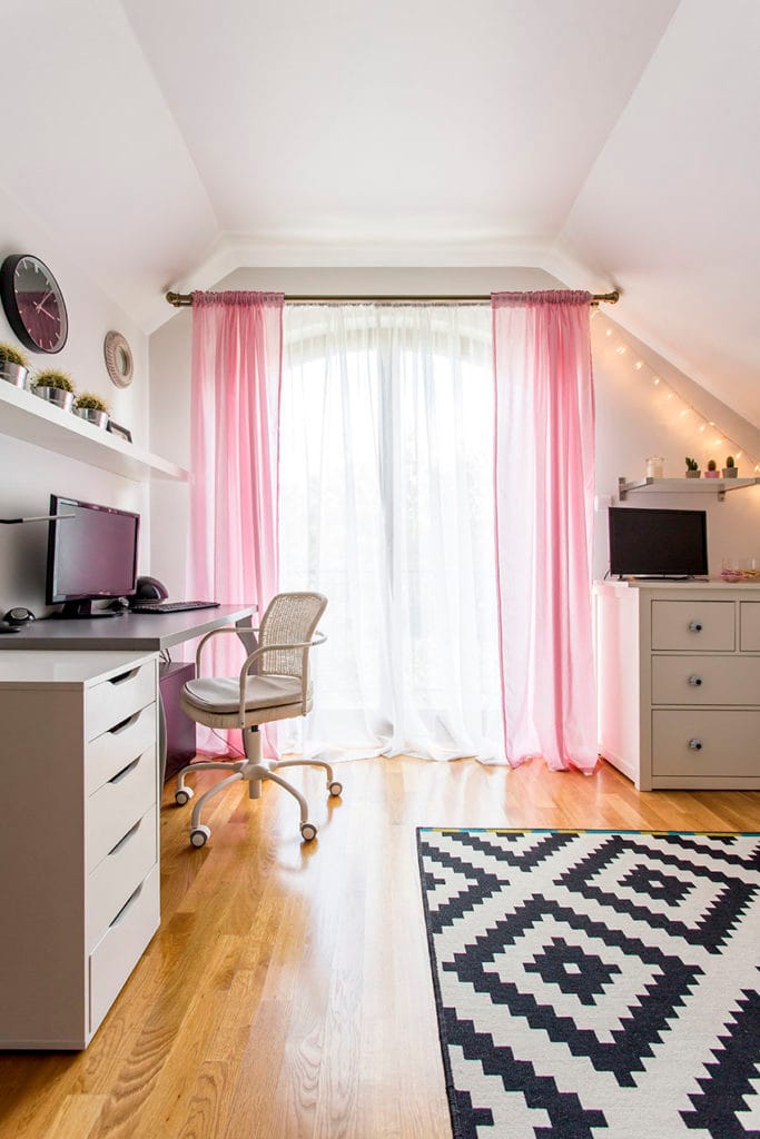 Stay Motivated In Your Own Office Space